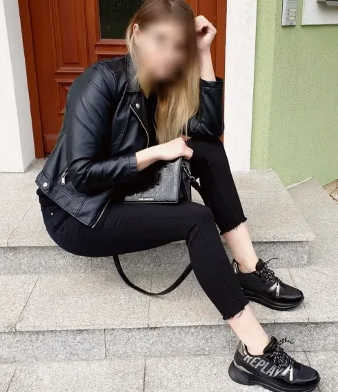 Anja, 37
