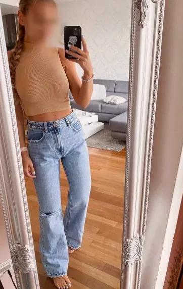 Cara, 31