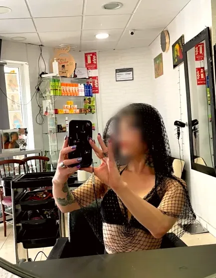 Charlotte, 33