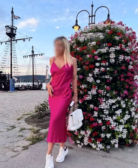 Charlotte, 29