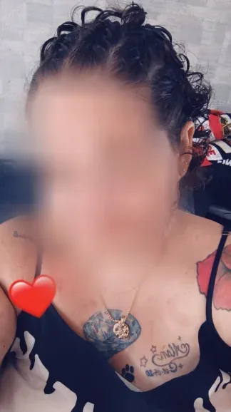 Chiara, 40