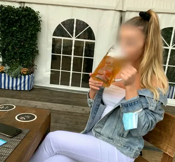 Claudia, 26