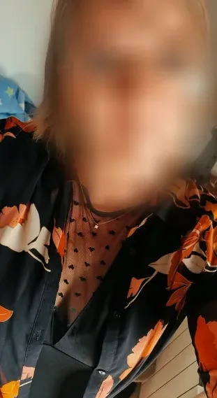 Diana, 37
