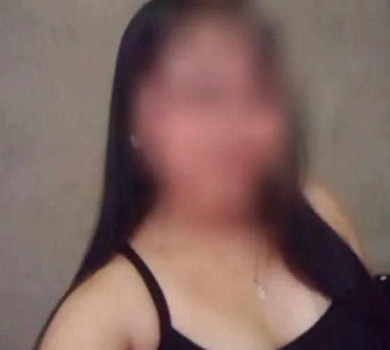Gizem, 19