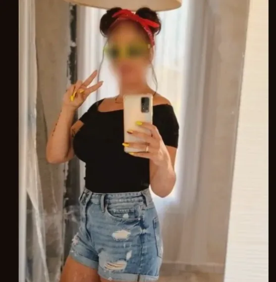 Lena, 37