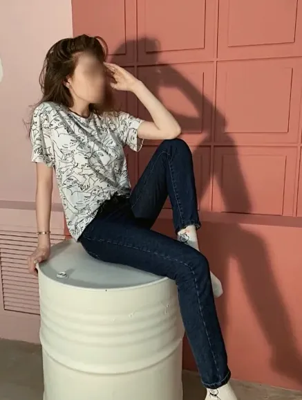 Leonie, 21