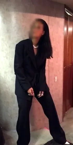 Linda, 23