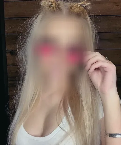 Luisa, 32