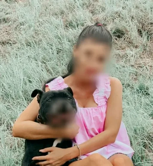 Manuela, 36