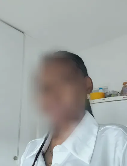 Melanie, 34