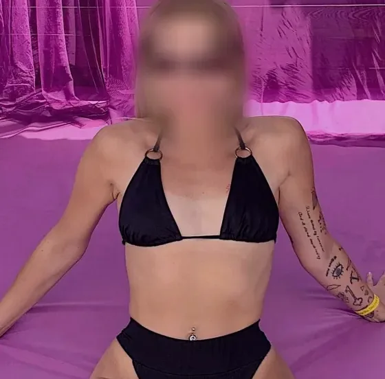 Melina, 31