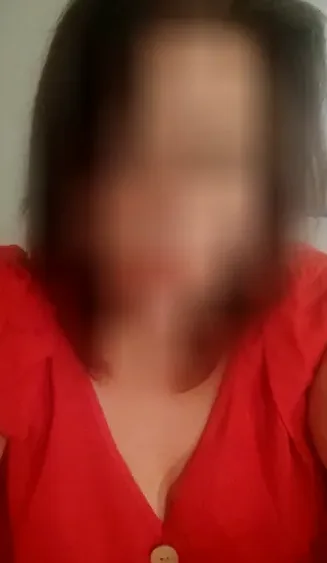 Nadine, 37