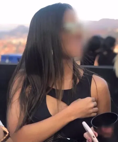 Nele, 23