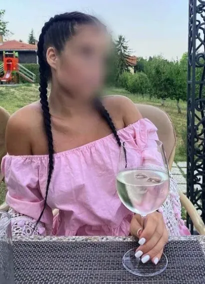 Nele, 30