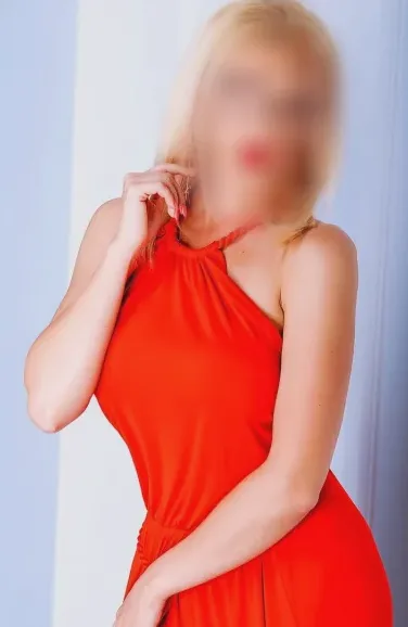 Nora, 40