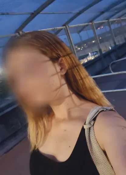 Pauline, 23