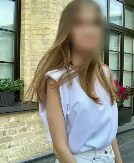 Rebecca, 23