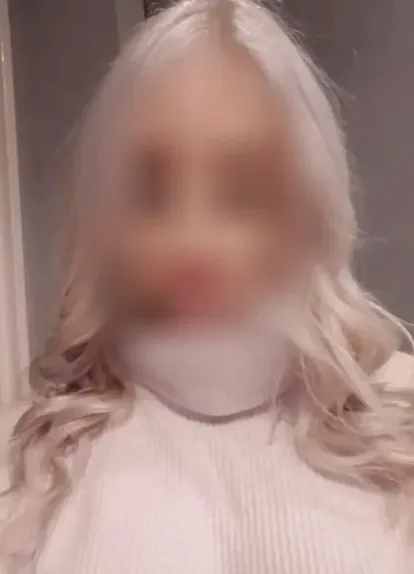 Simone, 30