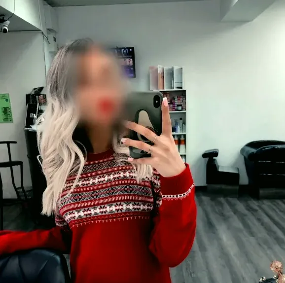 Sophie, 35