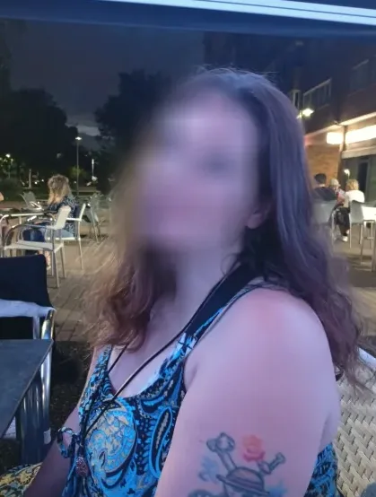 Viktoria, 34